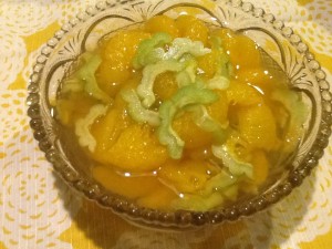 ガラスの器に入ったデザート