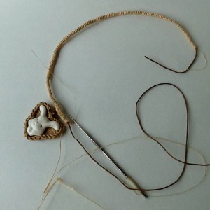 ウサギのペンダント途中