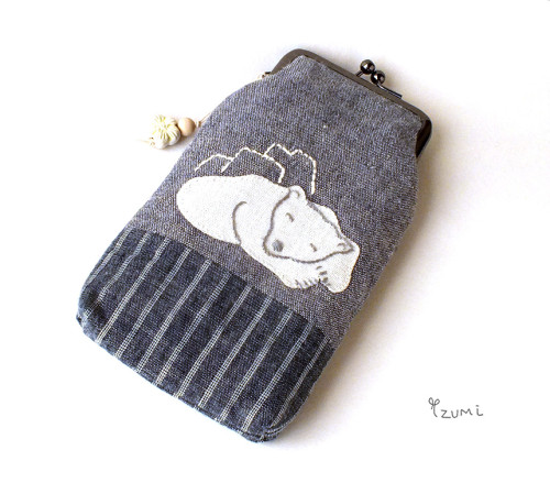 白クマメガネケース全体