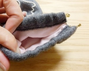 金具を通します 金具を通します