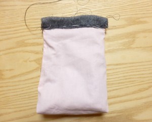 バネ通し口を作る バネ通し口を作る